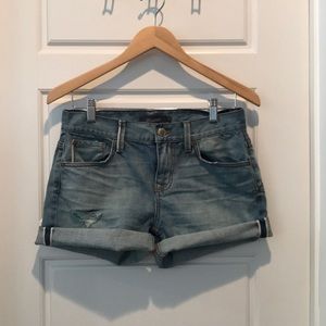Lightly distressed Rolled hem Jean shorts